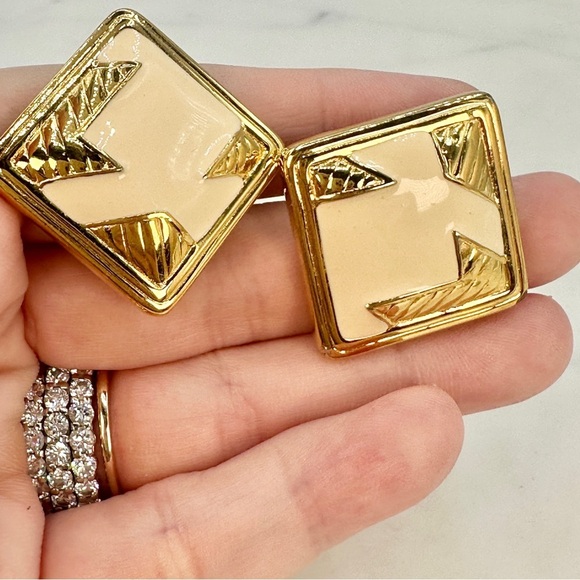 Vintage Monet Clip-On Earrings 1980s Signed Cream Enamel and Gold-tone Geometric - Picture 8 of 8